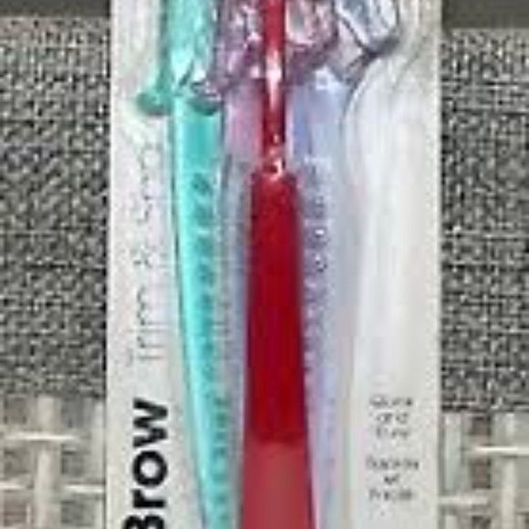 Ardell Trim & Shape Comes With (Bonus Razor) - Picture 6 of 6